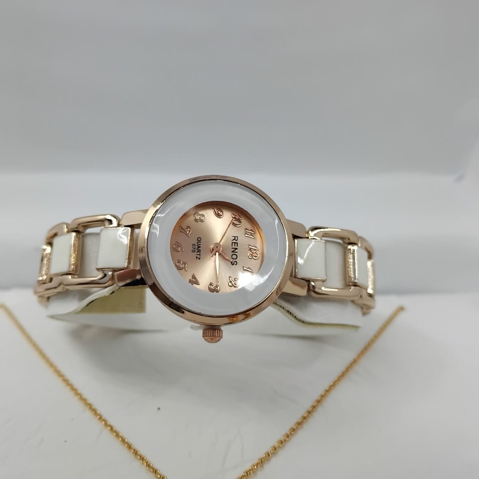 Royal Glam Gift Set – Watch, Jewelry & Elegance"