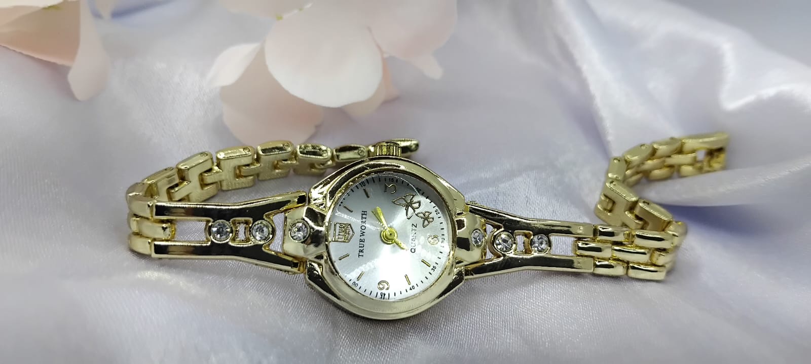Classic Charm Women’s Timepiece