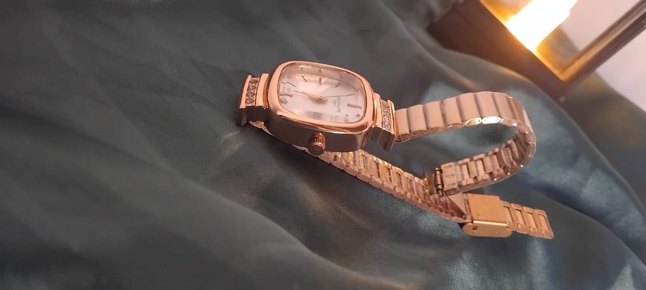 Modern Women’s Casual Watch